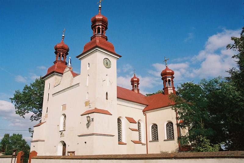 Działyń - Kościół p.w. Świętej Trójcy - fot. A.Hermann