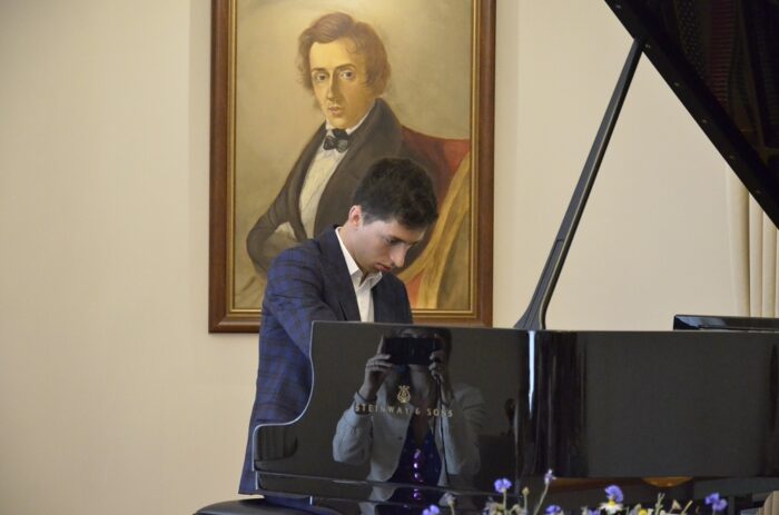 Wakacje z Chopinem – Mateusz Tomica